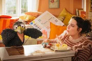 Siebenstein (Anna Werner Friedmann) versucht, die wilde Wut von Rudi (Lennart Morgenstern) zu bändigen. Doch das scheint unmöglich. Siebenstein (Anna Werner Friedmann) versucht, die wilde Wut von Rudi (Lennart Morgenstern) zu bändigen. Doch das scheint unmöglich.