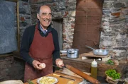 Franco Casoni mit seinen Holzstempeln für die ligurischen Corzetti Franco Casoni mit seinen Holzstempeln für die ligurischen Corzetti