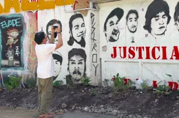 In Santiago de Chile sucht Alejandro Quezada nach seinen Wurzeln und seiner Herkunft.