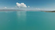 Der Sewansee ist mehr als doppelt so groß wie der Bodensee. Der Sewansee ist mehr als doppelt so groß wie der Bodensee.
