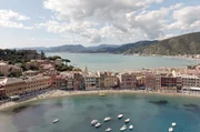 Blick auf die Baia del Silenzio im Golf von Tigullien Blick auf die Baia del Silenzio im Golf von Tigullien