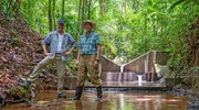 Wie k&ouml;nnen W&auml;lder der Zukunft aussehen? Das bespricht Sven Pl&ouml;ger mit dem Tropenwald&ouml;kologen Jefferson Hall vom Smithsonian Tropical Research Institute