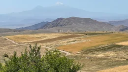 Blick von Khachik Richtung Nachitschewan und Ararat.