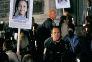 Zwei kleine M&auml;dchen werden vergewaltigt und ermordet aufgefunden. Detective Stabler (Christopher Meloni) tappt zun&auml;chst im Dunkeln, doch dann f&uuml;hrt ihn eine Gemeinsamkeit der Opfer zu einer Entziehungsklinik, welche die drogenabh&auml;ngigen M&uuml;tter der ermordeten M&auml;dchen besuchten.