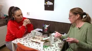 Sandra (re.) spricht mit Freundin Ela über ihre Diabetes-Erkrankung. Sandra (re.) spricht mit Freundin Ela über ihre Diabetes-Erkrankung.