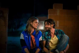 Ella Lannau (Miriam Fussenegger), Richie Javotnik (Otto Jaus).