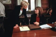 Law & Order Special Victims Unit Season4 EP JUVENILE, Law & Order NY Staffel4, Regie USA 2002-03, Darsteller Illeana Douglas, Judith Light Law & Order Special Victims Unit Season4 EP JUVENILE, Law & Order NY Staffel4, Regie USA 2002-03, Darsteller Illeana Douglas, Judith Light