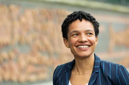 Gina Haller ist Roya.