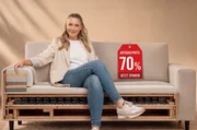 Pia Osterhaus nimmt in &bdquo;Die Tricks der M&ouml;belh&auml;ndler&ldquo; Preise, Rabatte und Qualit&auml;t unter die Lupe.