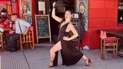 Nadja Ibáñez tanzt seit ihrer Kindheit Tango. Nadja Ibáñez tanzt seit ihrer Kindheit Tango.