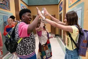 v.li.: Jinx (Nathan Broxton), Kombucha (Kinley Cunningham), Chloe Thunderman (Maya Le Clark) v.li.: Jinx (Nathan Broxton), Kombucha (Kinley Cunningham), Chloe Thunderman (Maya Le Clark)