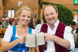 Die Moderatoren Susanne Wiesner und Markus Tremmel.