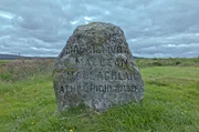Das Schlachtfeld von Culloden – Gedenksteine erinnern an die gefallenen Clans. Das Schlachtfeld von Culloden – Gedenksteine erinnern an die gefallenen Clans.
