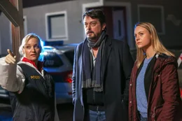 L-R: Eva Merz (Eva Herzig), Sascha Bergmann (Hary Prinz), Anni Sulmtaler (Anna Unterberger).