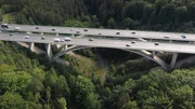 Die Teufelstalbrücke an der A4 nahe des Hermsdorfer Kreuzes. Hier wurde die Leiche der 10 Jahre alten Stephanie D. gefunden. Die Teufelstalbrücke an der A4 nahe des Hermsdorfer Kreuzes. Hier wurde die Leiche der 10 Jahre alten Stephanie D. gefunden.
