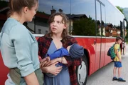Hat Lena Lorenz (Patricia Aulitzky, l.) mit Rika (Amber Marie Bongard) die Mutter von Baby Leo gefunden? Hat Lena Lorenz (Patricia Aulitzky, l.) mit Rika (Amber Marie Bongard) die Mutter von Baby Leo gefunden?