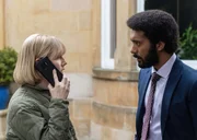 Karen (Lauren Lyle) und Phil (Zach Wyatt) erfahren, dass Alex Gilby und sein Baby verschwunden sind. Karen (Lauren Lyle) und Phil (Zach Wyatt) erfahren, dass Alex Gilby und sein Baby verschwunden sind.