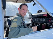 Eduardo &Agrave;lvarez war Pilot bei der argentinischen Luftwaffe, bevor er seine Flugschule gr&uuml;ndete.