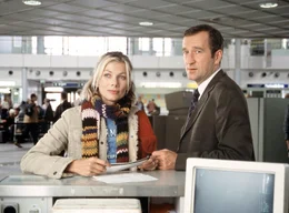 Der charmante Rechtsanwalt Frank Neu (Peter Lohmeyer) hat sich in die Fotografin Steffi Bungert (Ursula Karven) verliebt. Weiteres Bildmaterial finden Sie unter www.br-foto.de.