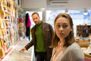 Milena Sch&auml;fer (Mercedes M&uuml;ller) ist eine ehemalige Mitarbeiterin des Opfers. Die junge Frau scheint etwas zu verschweigen, Leo (Wanja Mues) gibt aber nicht auf.