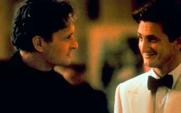 Nicholas Van Orton (Michael Douglas, l.); Conrad (Sean Penn, r.)