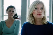 Hauptkommissarin Inga L&uuml;rsen (Sabine Postel, r.) und ihre Tochter und Kommissarin vom Dienst, Helen Reinders (Camilla Renschke).