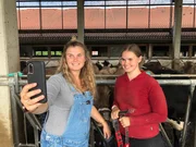 &Uuml;ber ihre Social-Media-Kan&auml;le wollen Pia und ihre Schwestern &uuml;ber das Hofleben berichten und Vorurteile abbauen.