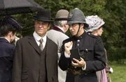 Detective Murdoch (Yannick Bisson, l.), Constable Crabtree (Jonny Harris, r.) Detective Murdoch (Yannick Bisson, l.), Constable Crabtree (Jonny Harris, r.)