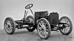 Der Mercedes Simplex ohne Karosserie &ndash; das erste moderne Auto der Welt.