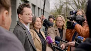 Nach dem Freispruch kündigen Sebastian T.s Strafverteidiger Amtshaftungsverfahren an und fordern Konsequenzen von Justiz- und Innenministerium. Nach dem Freispruch kündigen Sebastian T.s Strafverteidiger Amtshaftungsverfahren an und fordern Konsequenzen von Justiz- und Innenministerium.