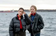 In einem anderen Leben Freundinnen – jetzt Kolleginnen bei Kieler Polizei. Mila (Almila Bagriacik, li.) und Anna Nowak (Lilith Stangenberg) In einem anderen Leben Freundinnen – jetzt Kolleginnen bei Kieler Polizei. Mila (Almila Bagriacik, li.) und Anna Nowak (Lilith Stangenberg)