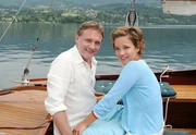 Phillip (Bernhard Schir) und Jana (Muriel Baumeister) gehen auf Segelt&ouml;rn.