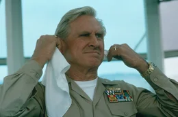 Seine F&auml;higkeiten beschr&auml;nken sich in erster Linie auf Taschent&uuml;cher durch die Ohren ziehen: Admiral Benson (Lloyd Bridges) ...