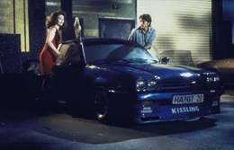 Affront: Gerd (Stefan Gebelhoff, r.), der die intellektuelle 2CV-Fahrerin und Manta-Hasserin Florentine (Sabine Berg, l.) liebt, hat das Abitur nachgeholt ...