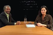 V.li.: Prof. Dr. Carl Hart, Neurowissenschaftler und Psychologe und Moderatorin Olivia Röllin V.li.: Prof. Dr. Carl Hart, Neurowissenschaftler und Psychologe und Moderatorin Olivia Röllin
