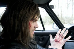Nach einem Mega-Krach mit seinem Manager haut der Rockmusiker Marc O. (Daniel Wiemer) mit dessen Porsche ab, donnert in einen stinkenden Fischtransporter und landet ohne einen Cent in der Tasche an der Dorftankstelle von Chris. Als ihm klar wird, welch grandiose Stimme die Tankwartin besitzt, wittert er seine einmalige Chance auf ein Comeback und nistet sich bei ihr ein ...