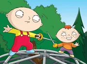 L-R: Stewie Griffin (Seth MacFarlane) und Betram (Wallace Shawn) L-R: Stewie Griffin (Seth MacFarlane) und Betram (Wallace Shawn)