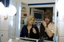 Als der ungewaschene, stinkende und &uuml;belst gelaunte Rocker Marc O. (Daniel Wiemer, r.) mitten in der Nacht an Chris' (Jeanette Biedermann, l.) Tankstelle auftaucht, bricht das vollkommene Chaos in ihrem geregelten Leben aus ...