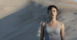Als Julia (Olga Kurylenke) aus einem 60-j&auml;hrigen Schlaf in einer Kapsel aufwacht, ist die Welt ein fast menschenleerer Planet ...
