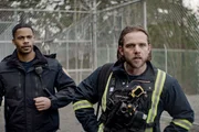 Jordan Calloway als Jake Crawford und Max Thieriot als Bode Leone.
