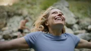 Geniesst einen Moment der Freiheit: Ophélia Kolb als Roxane Geniesst einen Moment der Freiheit: Ophélia Kolb als Roxane