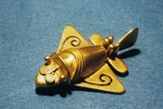 altes Goldflugzeug Artefakt
