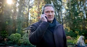 Christoph (Dieter Bach) ist überrumpelt, weil er angeblich ein Kind haben soll. Christoph (Dieter Bach) ist überrumpelt, weil er angeblich ein Kind haben soll.