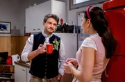 Lale (Yeliz Simsek, r.) und Fritz (Thimo Meitner, l.) hoffen, dass sie die perfekte Hochzeit für Fanny und Marlon auf die Beine gestellt haben. Lale (Yeliz Simsek, r.) und Fritz (Thimo Meitner, l.) hoffen, dass sie die perfekte Hochzeit für Fanny und Marlon auf die Beine gestellt haben.