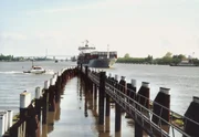 Nadelöhr Schleuse. Sowohl die Tore in Kiel als auch hier in Brunsbüttel gelten als erweiterungsbedürftig. Schiffsverkehr und Ladungsaufkommen nehmen ständig zu. Nadelöhr Schleuse. Sowohl die Tore in Kiel als auch hier in Brunsbüttel gelten als erweiterungsbedürftig. Schiffsverkehr und Ladungsaufkommen nehmen ständig zu.