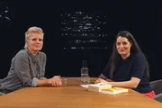 Svenja Flasspöhler, Philosophin, mit Moderatorin Olivia Röllin Svenja Flasspöhler, Philosophin, mit Moderatorin Olivia Röllin