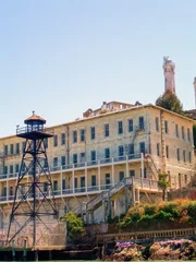 Gebäude 64 auf Alcatraz, die Kaserne für Offiziere und ihre Familien während der Jahre des Bundesgefängnisses. Gebäude 64 auf Alcatraz, die Kaserne für Offiziere und ihre Familien während der Jahre des Bundesgefängnisses.