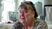 Was Vera erzählt, lässt einem das Blut in den Adern gefrieren, denn beinahe wäre sie als kleines Mädchen bei einer Misshandlung ums Leben gekommen. Was Vera erzählt, lässt einem das Blut in den Adern gefrieren, denn beinahe wäre sie als kleines Mädchen bei einer Misshandlung ums Leben gekommen.