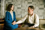 Das Verhältnis zwischen Helga (Hannah Herzsprung) und Gereon Rath (Volker Bruch) ist abgekühlt. Das Verhältnis zwischen Helga (Hannah Herzsprung) und Gereon Rath (Volker Bruch) ist abgekühlt.