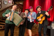 Die Couplet-AG von links: Bernhard Gruber, Jürgen Kirner, Bianca Bachmann und Berni Filser. Die Couplet-AG von links: Bernhard Gruber, Jürgen Kirner, Bianca Bachmann und Berni Filser.